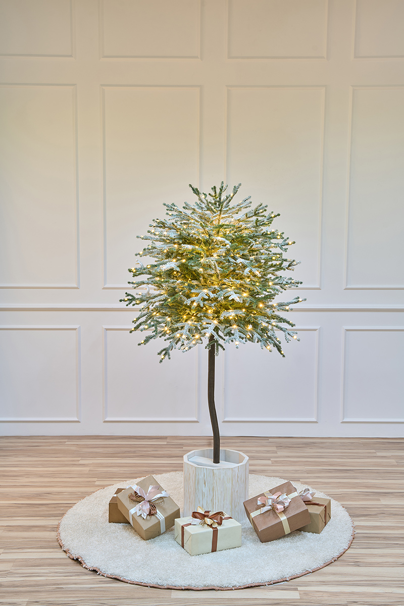 Ель искусственная Эми с лампочками заснеженная на штамбе