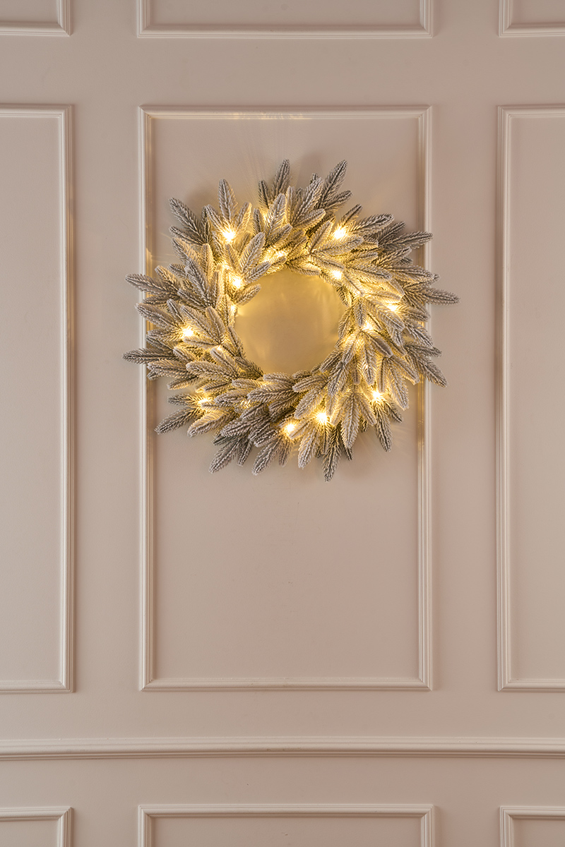 Венок Романовский заснеженный с лампочками