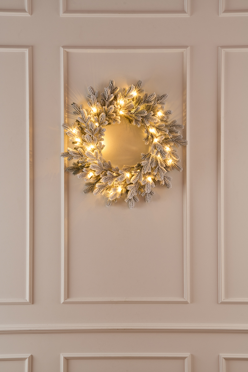 Венок Византийский заснеженный с лампочками