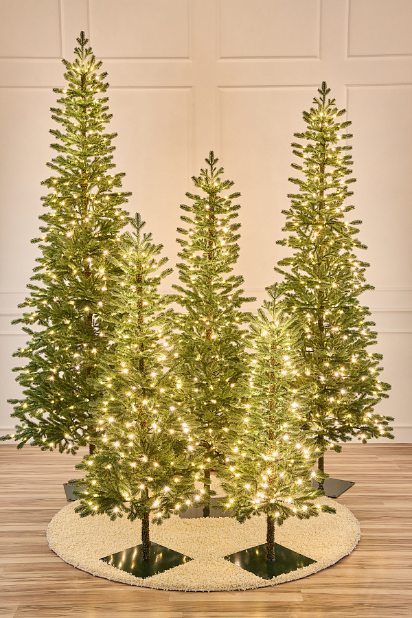 Ель с лампочками литая Тикко