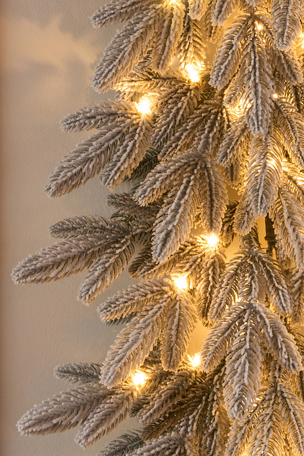 Гирлянда рождественская Романовская заснеженная с лампочками