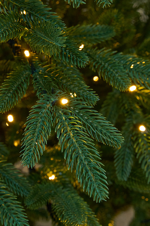 Елка с лампочками литая Пушкинская