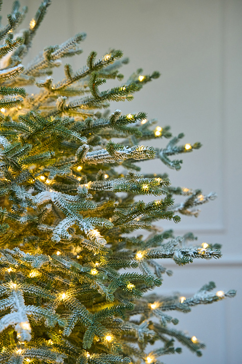Ель искусственная Эми с лампочками заснеженная на штамбе
