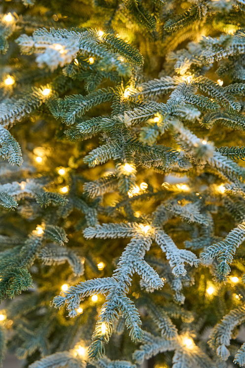 Ель искусственная Эми с лампочками заснеженная на штамбе