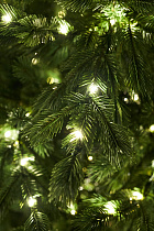 Ель с лампочками литая Таежная