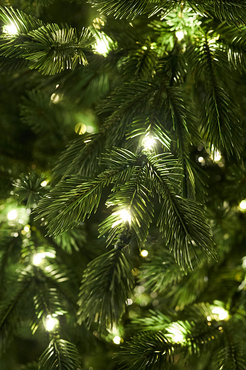 Ель с лампочками литая Таежная