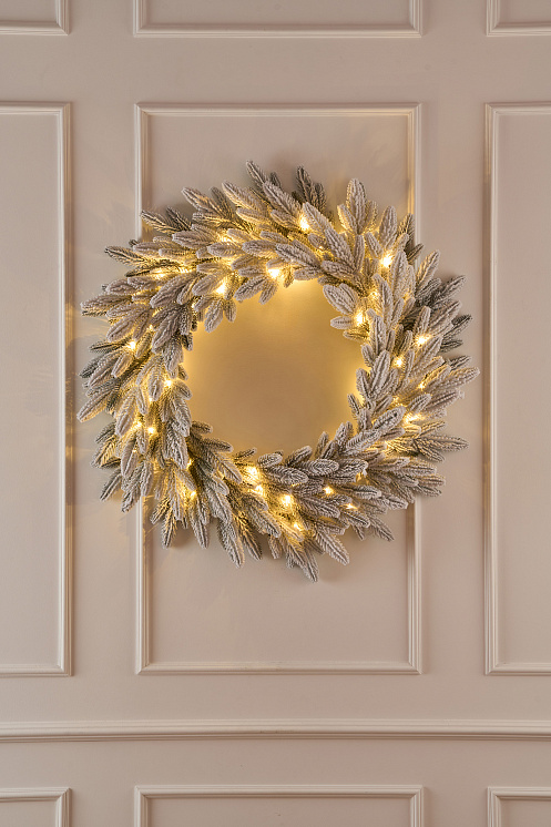 Венок Романовский заснеженный с лампочками