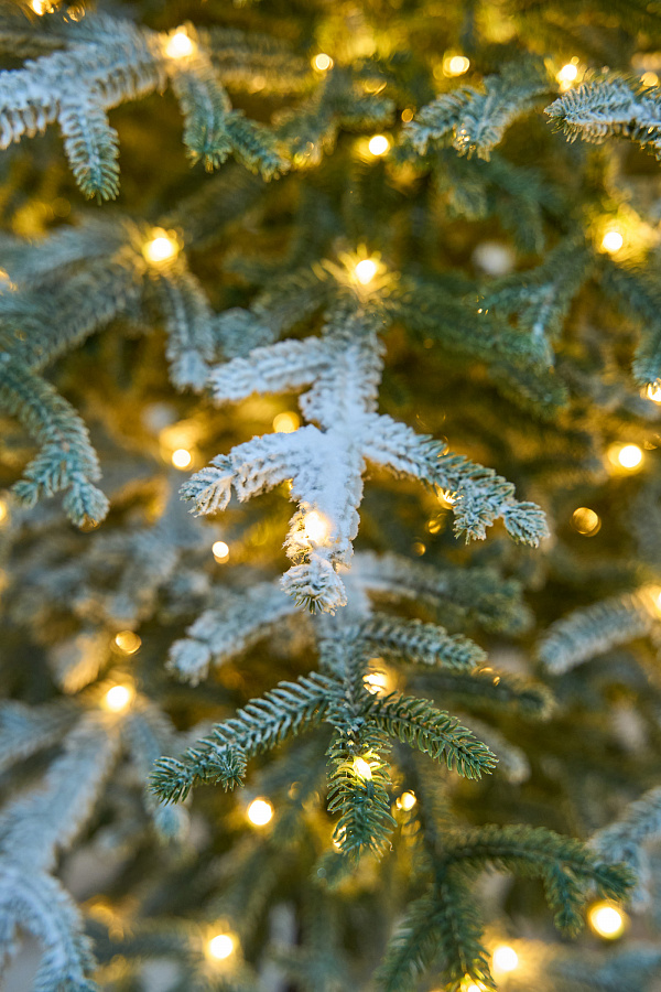 Ель искусственная Эми с лампочками заснеженная на штамбе