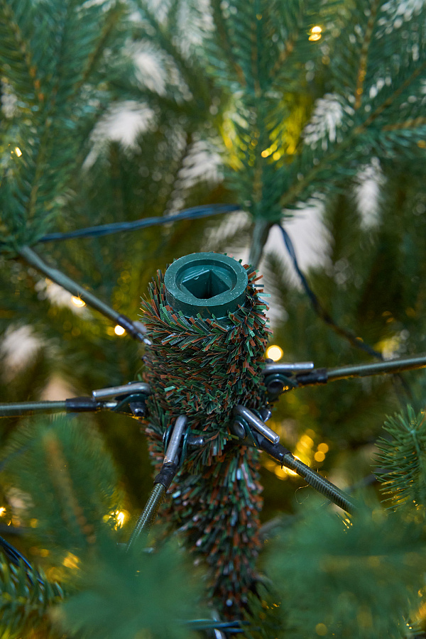 Елка с лампочками литая Пушкинская