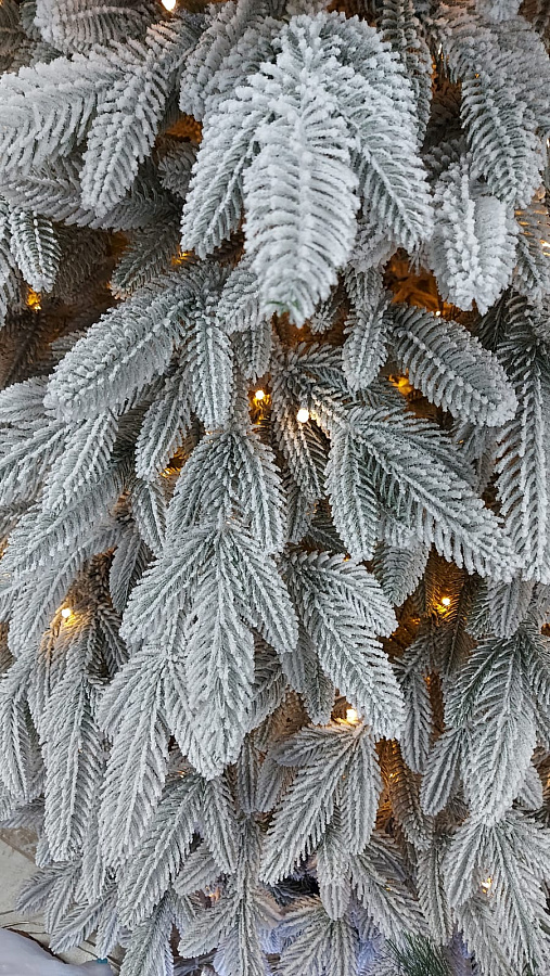 Ель искусственная заснеженная Романовская