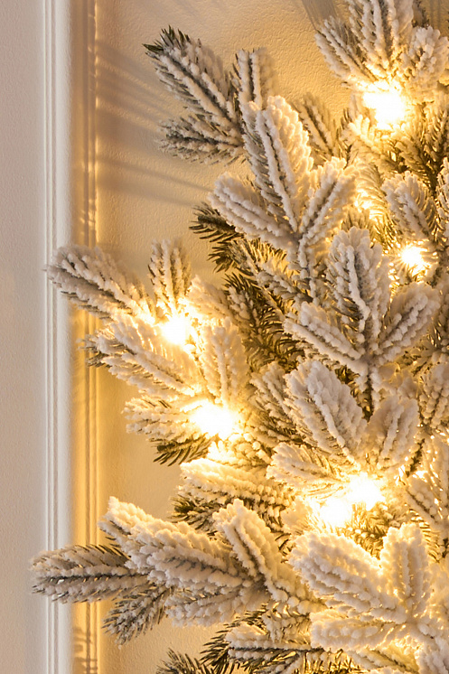 Венок Византийский заснеженный с лампочками