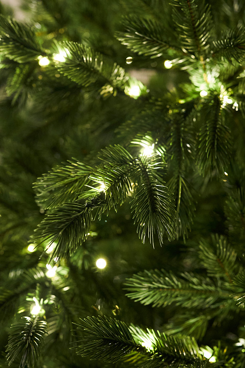 Ель с лампочками литая Таежная