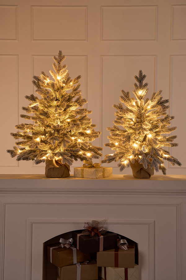 Ель настольная Версальская заснеженная с лампочками