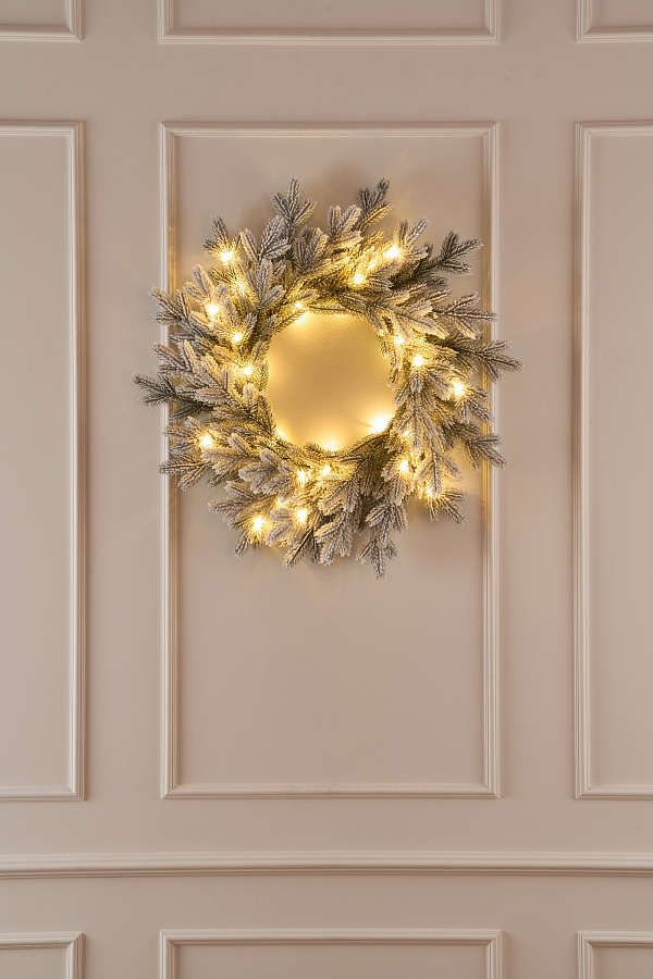 Венок Версальский заснеженный с лампочками