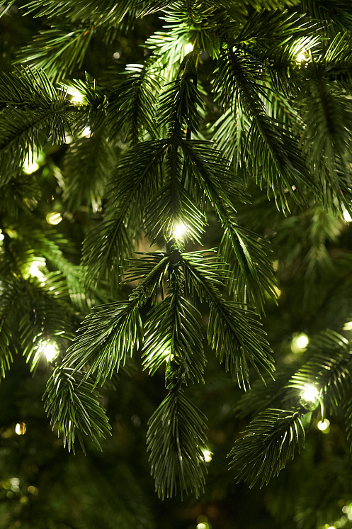 Ель с лампочками литая Таежная