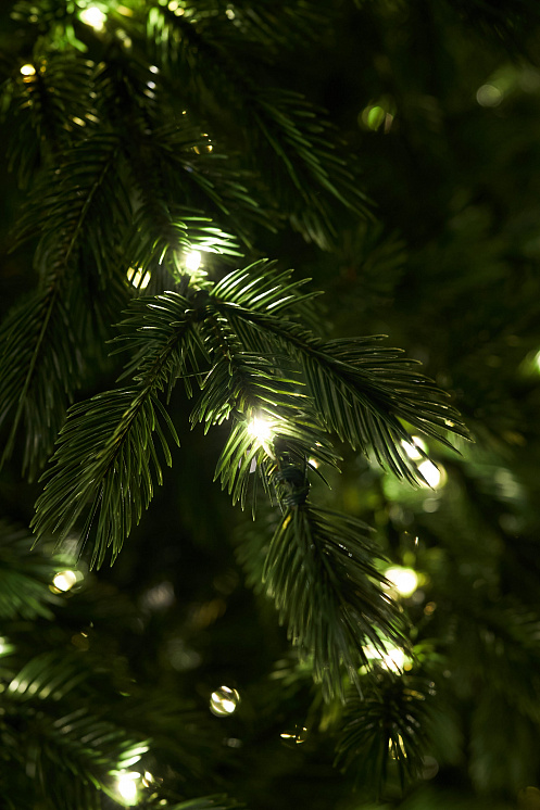 Ель с лампочками литая Таежная