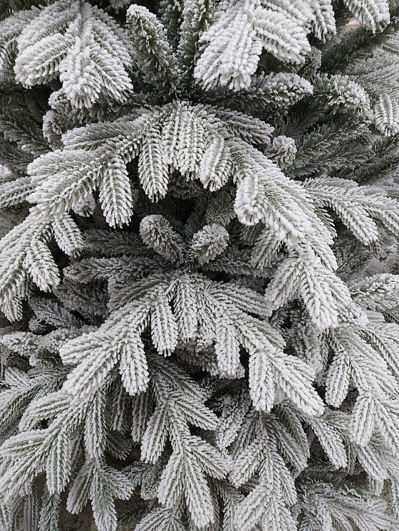 Ель искусственная заснеженная Кремлевская