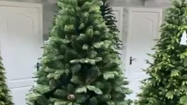 Ель премиум с шишками Рождественская