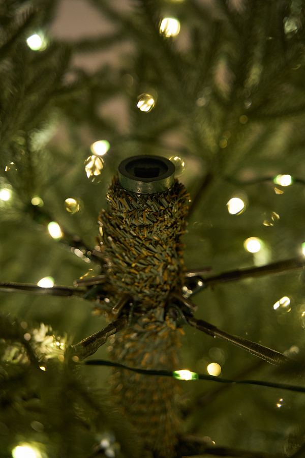 Ель голубая с лампочками литая Арко Элитная