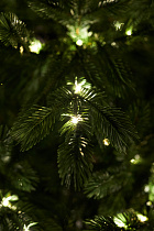 Ель с лампочками литая Таежная