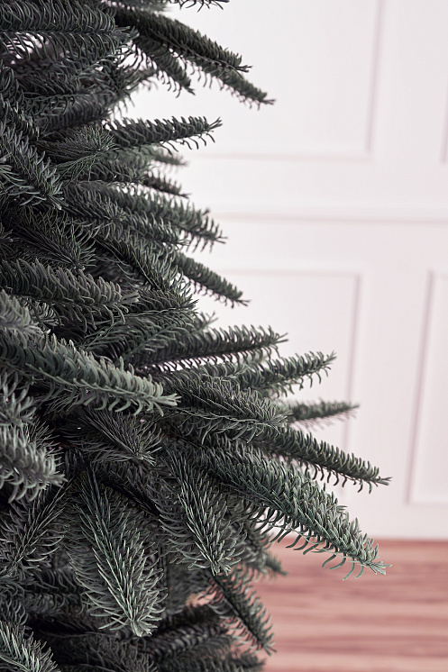 Ель литая Нобилис голубая