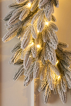 Венок Романовский заснеженный с лампочками